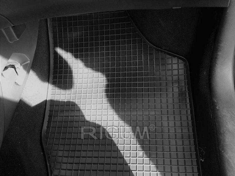 Гумени стелки или багажник PEUGEOT 307, 308 , Пежо 307, 308 след 2000г