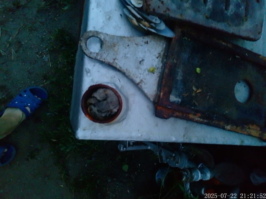 Чугунная дверь и задвижка