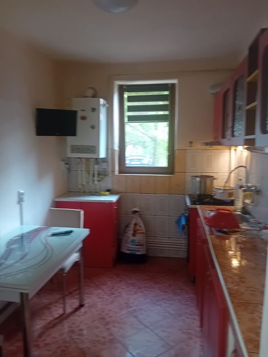 Vând apartament cu doua camere