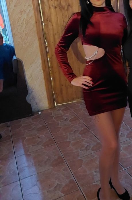 Рокля Бордо плюшена