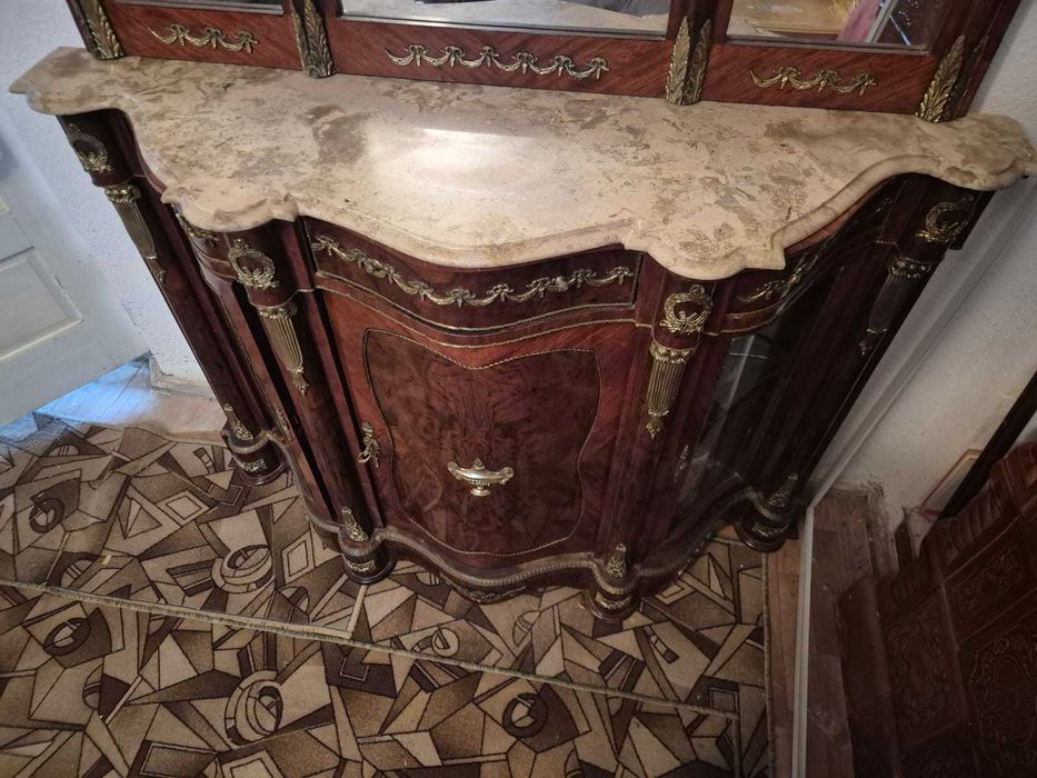 Comodă cu oglindă în stil Ludovic al XVI-lea