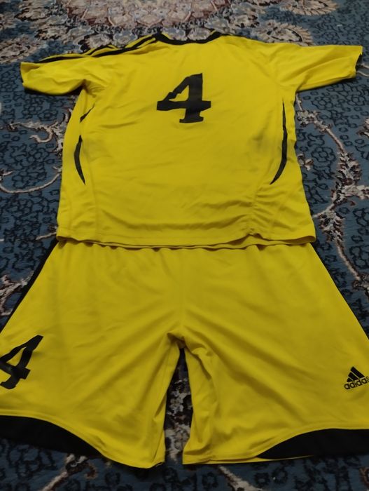 Защита для наги и форма футбольная