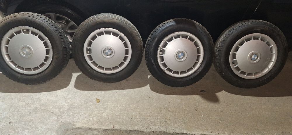 14 4x100 Bmw E30 Метални джанти с тасове и зимни гуми БмВ