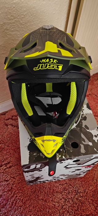 *НОВА*Мотокрос каска  JUST 1 L размер.