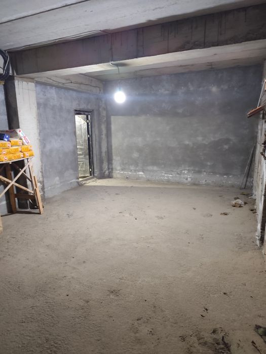 Сваё Яккасарай р-не цокольном этаже.