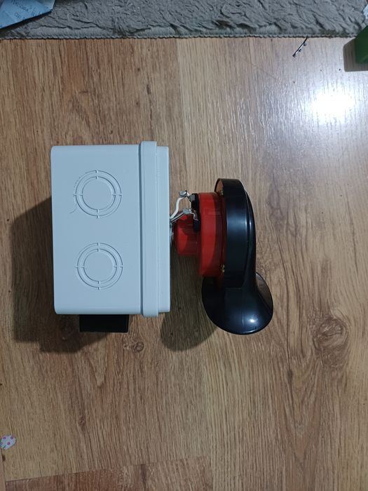 Sirena puternica pentru speriat salbaticiuni, ursi etc. Pentru drumeti