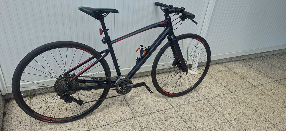 Велосипед Specialized Sirrus Sport Disc - 26. Отлично състояние!