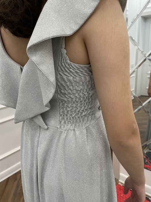 Красивое платье на мероприятие.