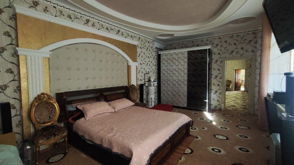 Xovli uy sotiladi Jalair