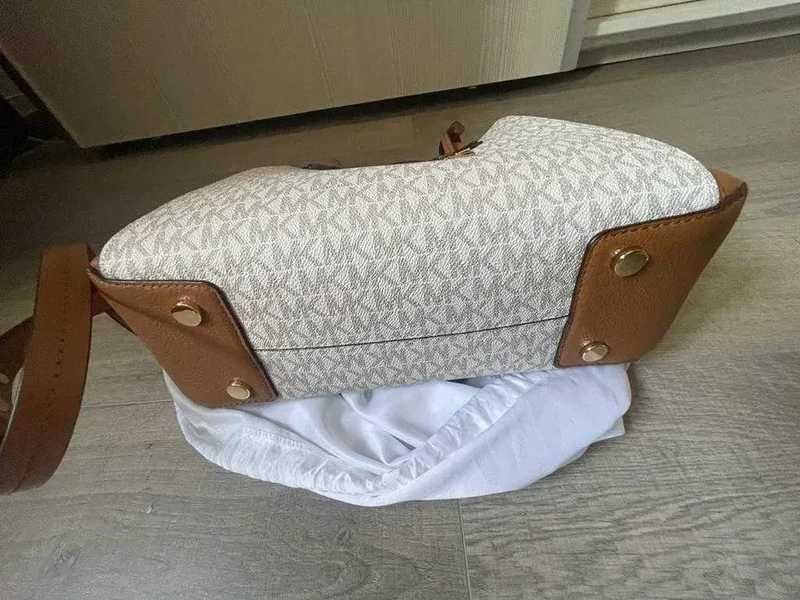 Geanta nouă Michael Kors Mercer, piele naturala, 31x23x12 cm, Bej/Maro