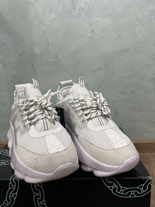 Versace chain reaction