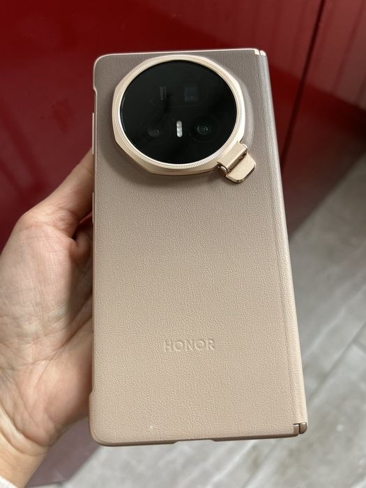 Honor  Magic  V5