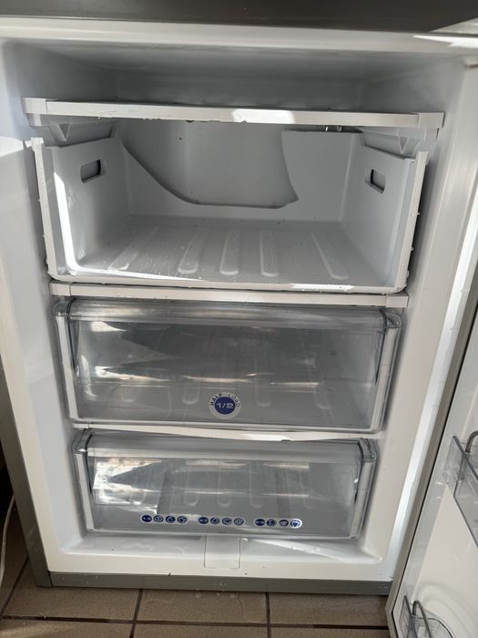 Combina frigorifica Whirlpool