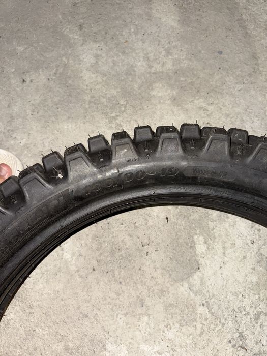 Michelin tracker 100/90 r19
