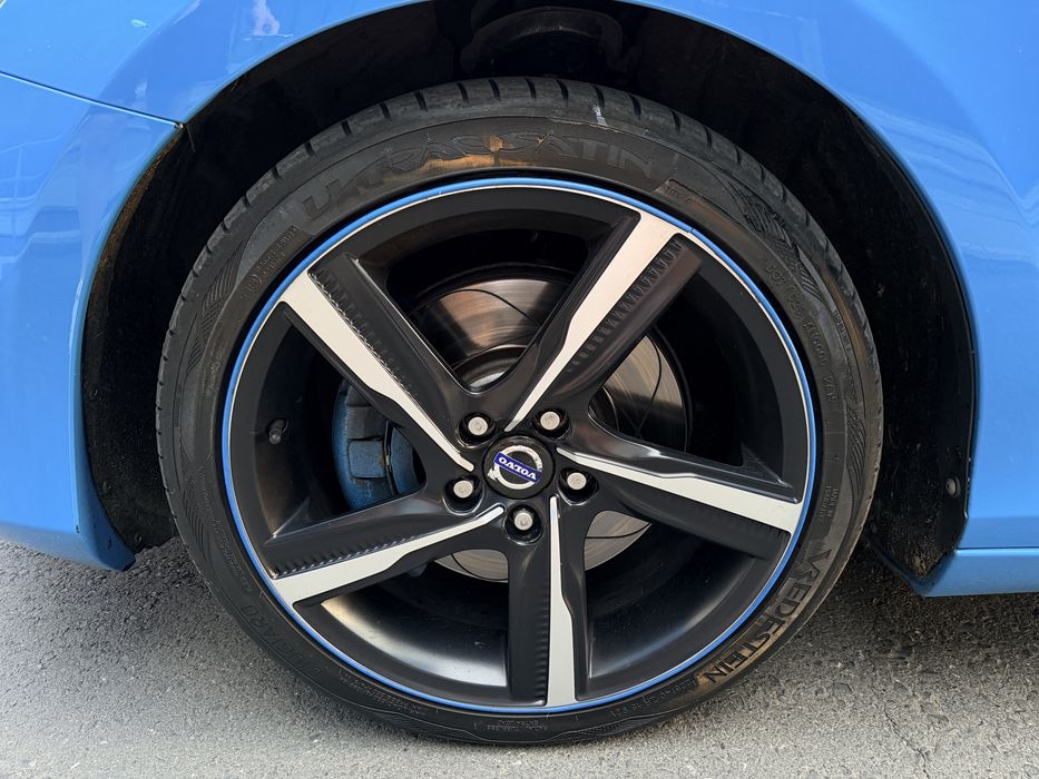 Volvo v40 D4 Rdesign
