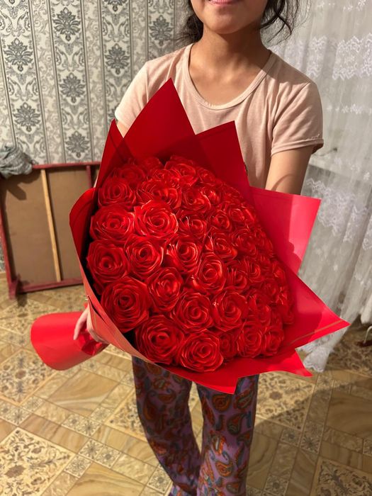 Букет из атласных розы