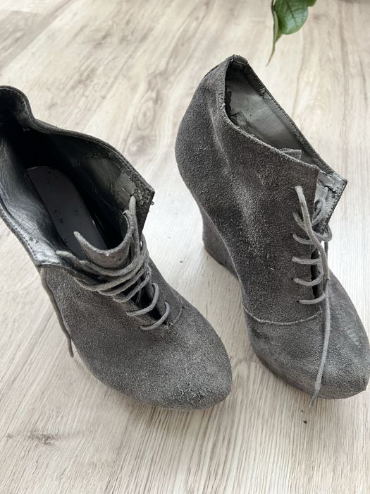 Botine piele intoarsa