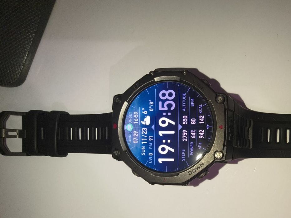 Продавам часовник Amazfit T-Rex 3 ГАРАНЦИЯ ДО 2027