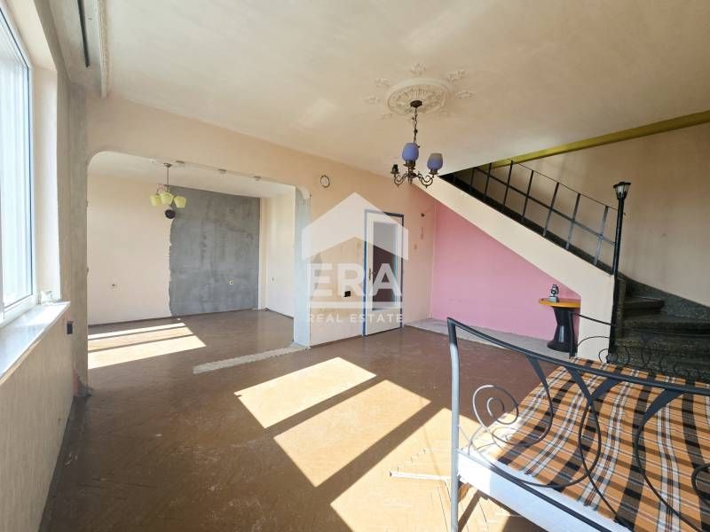 Продава се Многостаен апартамент в Велико Търново, Акация - 146 кв.м за 925 €/кв.м - Снимка #2