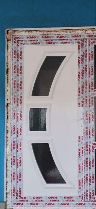 Vând geamuri și uși de termopan noi și second hand