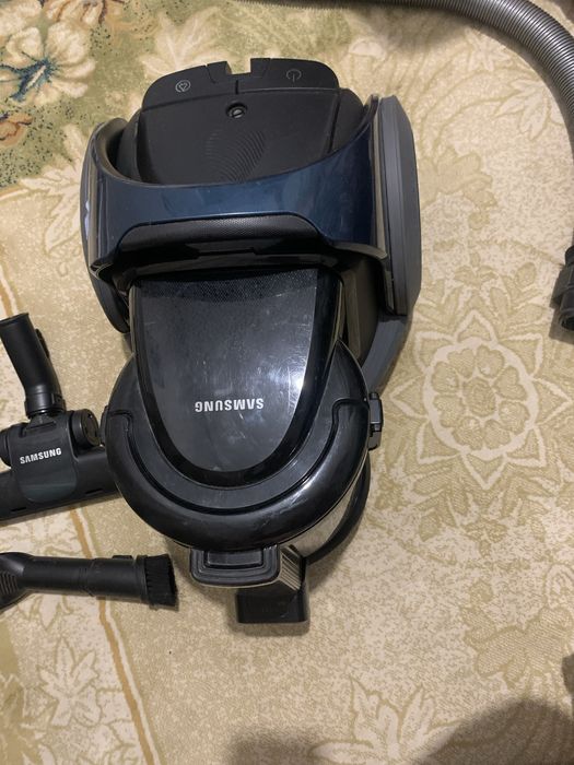 Пылесос Samsung Trio system