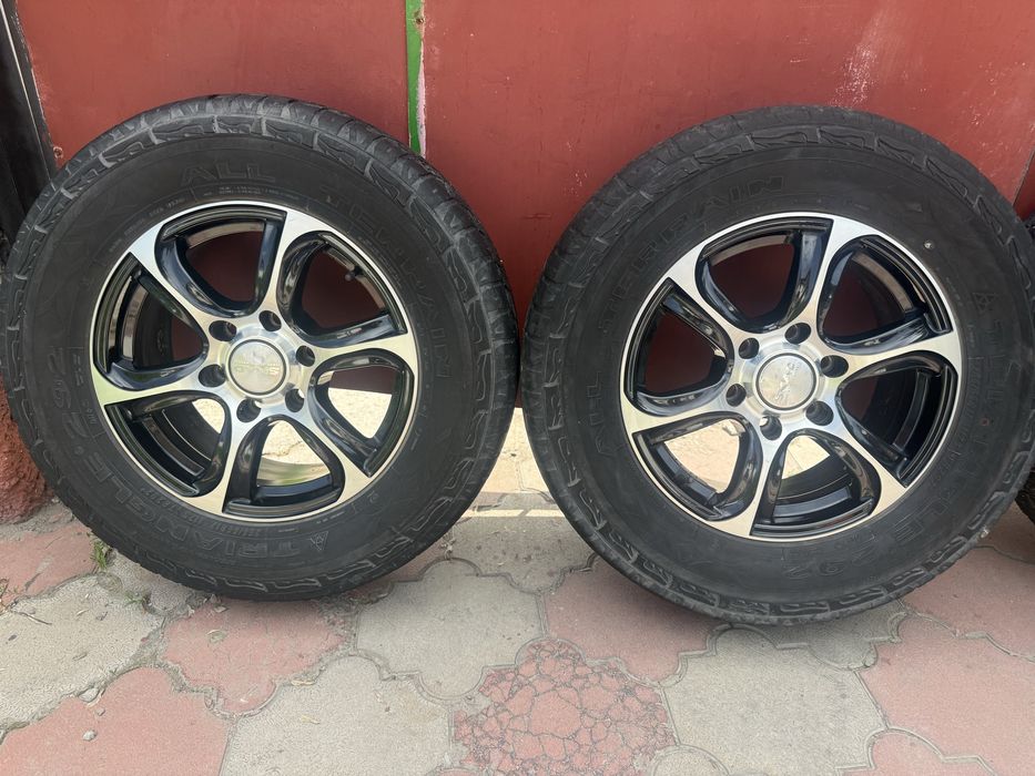 Комплект дисков с шинами