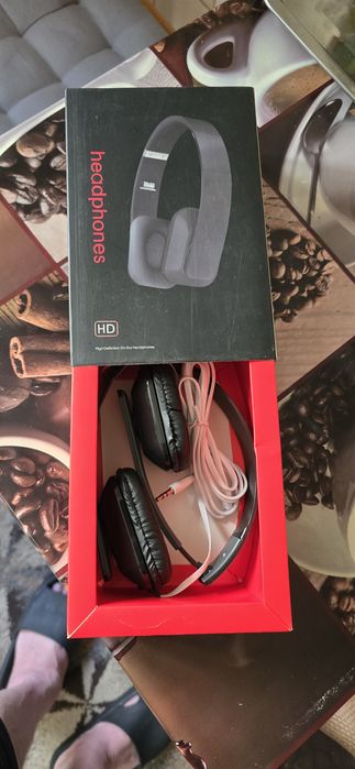 Casti noi din anul 2000