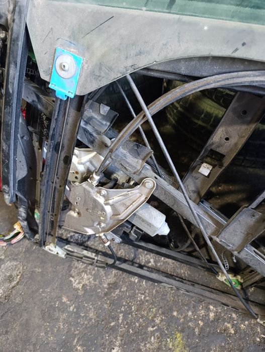 Стеклоподемник передний левый Ауди А6С5