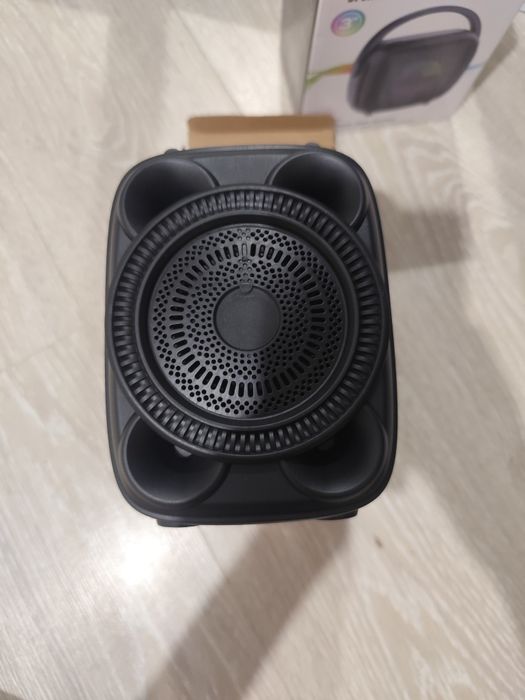 Колонки, с коробкой