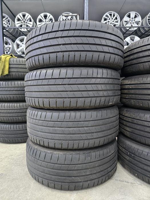 4 Броя 215/50/17 Bridgestone 2x6,6mm 2x5mm 22dot