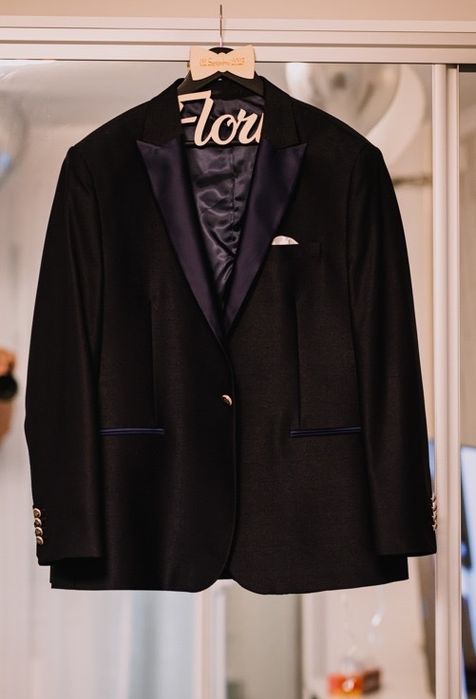 Costum nunta cu detalii fine