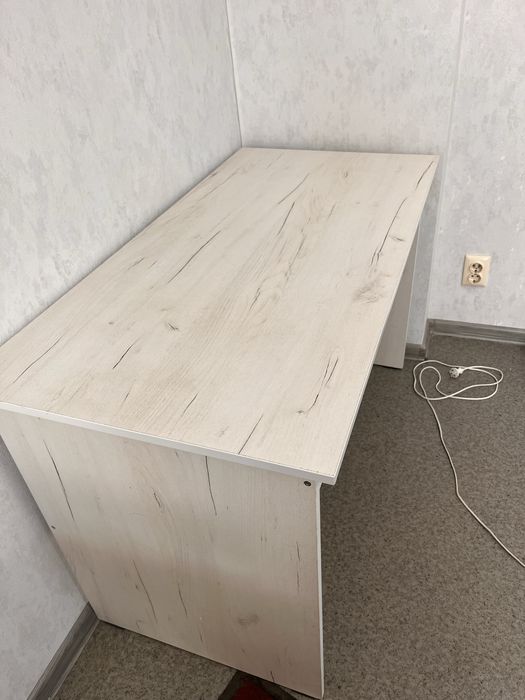 Офисные столы продам