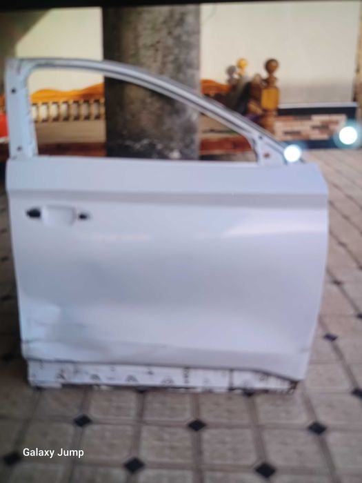 Передняя правая дверь BYD chempion.
