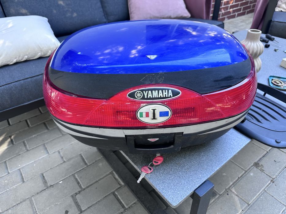 Topcase Yamaha 45L cu placa si 2chei
