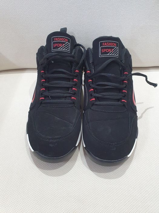 Vind adidași în blănții nr 42