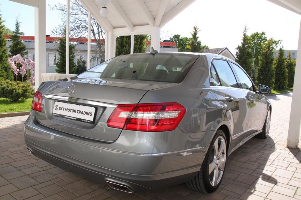 Mercedes-Benz E 250d 4MATIC 204PS/ 500n/m/ Distronic/ Nav Mare/ ILS LED/ TOP - CA NOU