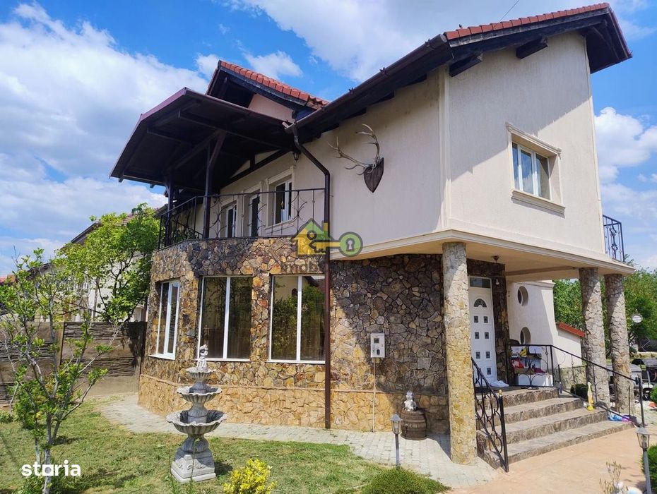 Vilă elegantă cu design luxos și grădină superb amenajată în Șag
