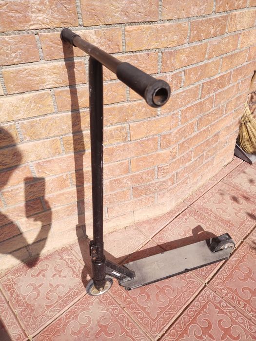 Продам самокат трюковой детскии