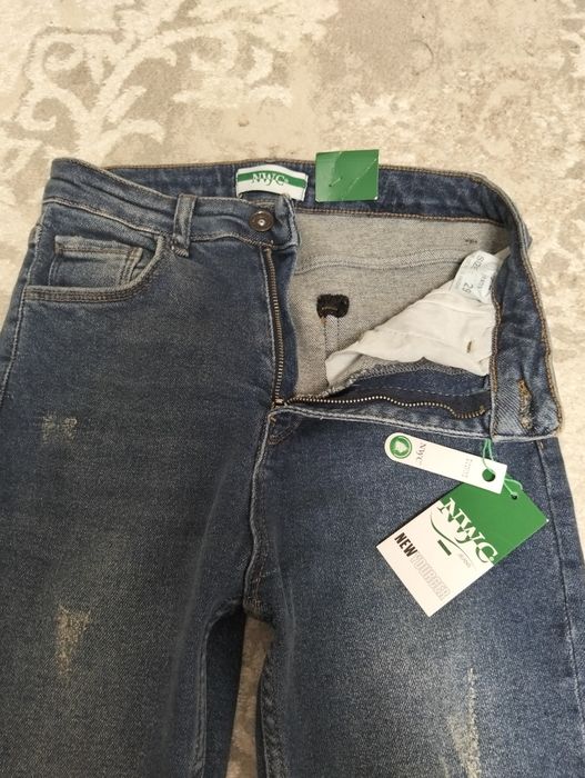 Продам джинсы новые
