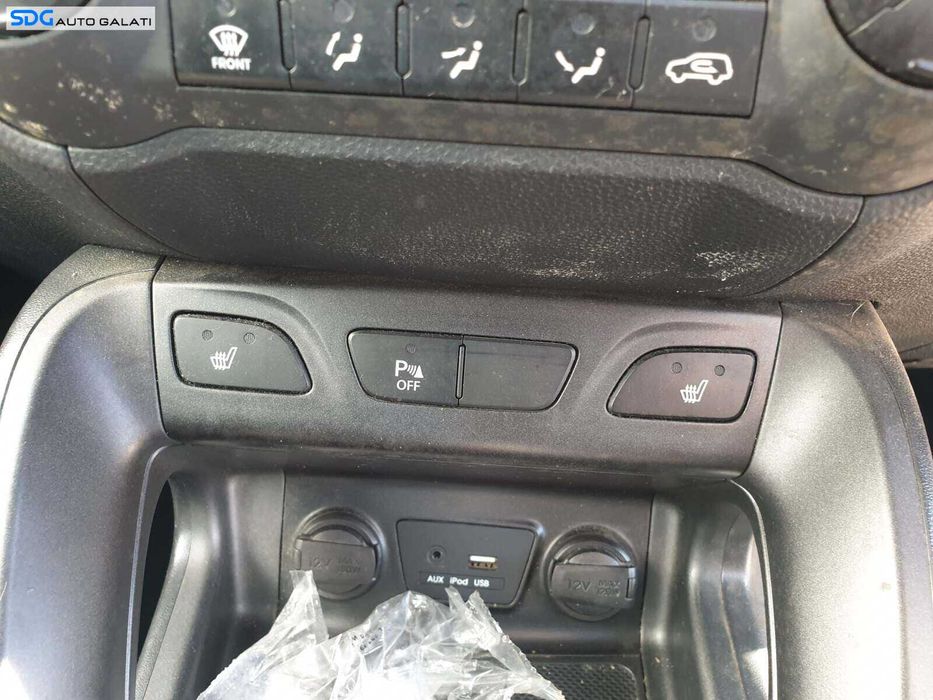 Set Buton Butoane Incalzire Scaune si Senzori Parcare Hyundai ix35 2009 - 2015 [Q1512]
