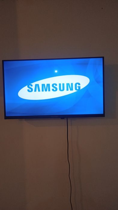 Продам телевизор смарт тв