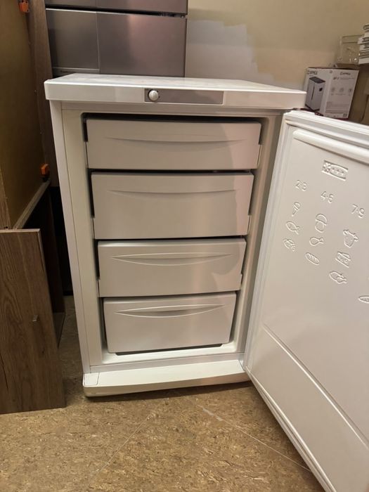 Морозильник Indesit