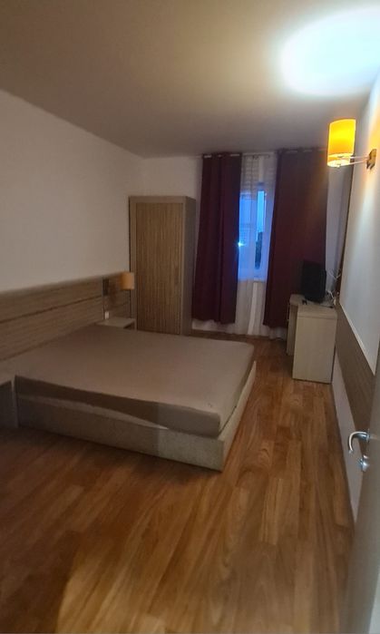 Proprietar inchiriez 2 camere Hotel Rin