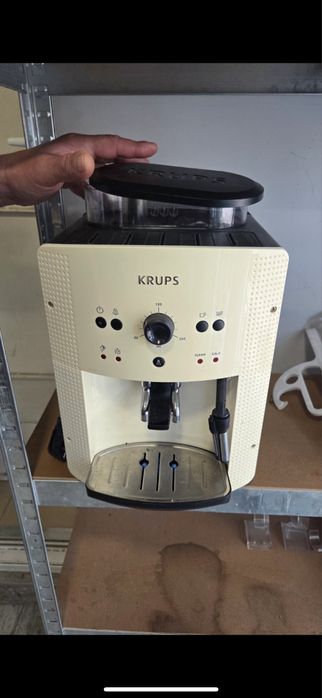 KRUPS ESSENTIAL EA810570 кафемашина