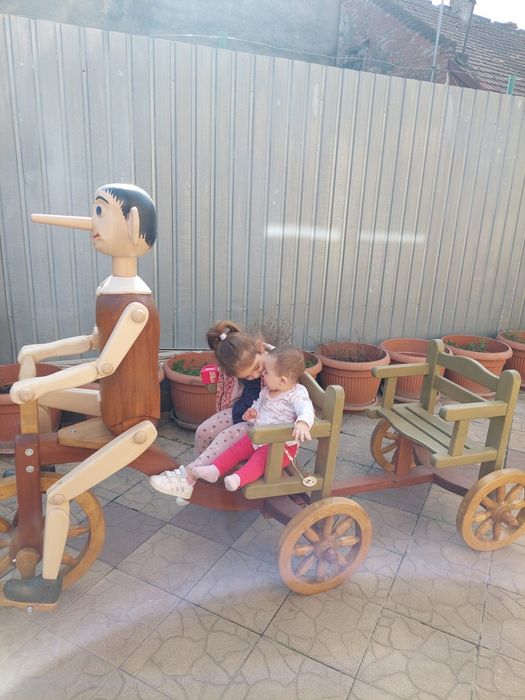 Vând Pinocchio din lemn, deosebit