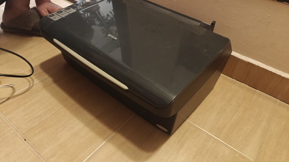 Imprimantă cu scaner