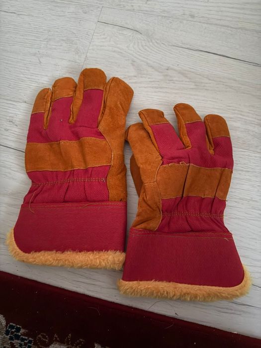 Перчатки и спецовки