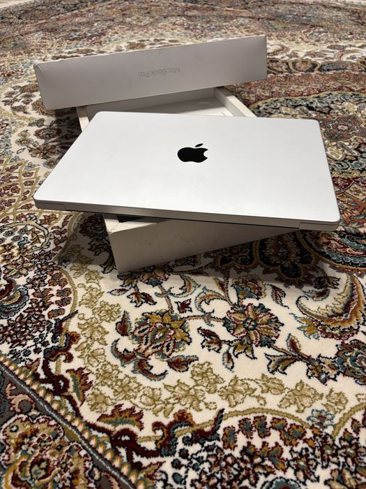 MacBook Pro 14 m3pro 18/512