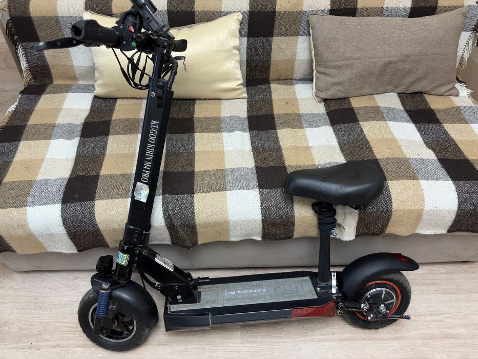 Продам электросамокат kugoo kirin m4 pro 2021 года