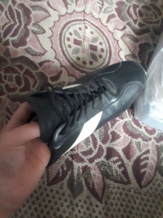 2 пара есть  размер 39 это красовка